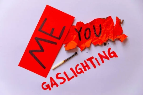 Gaslighting in marriage, gaslighting in a relationship, 